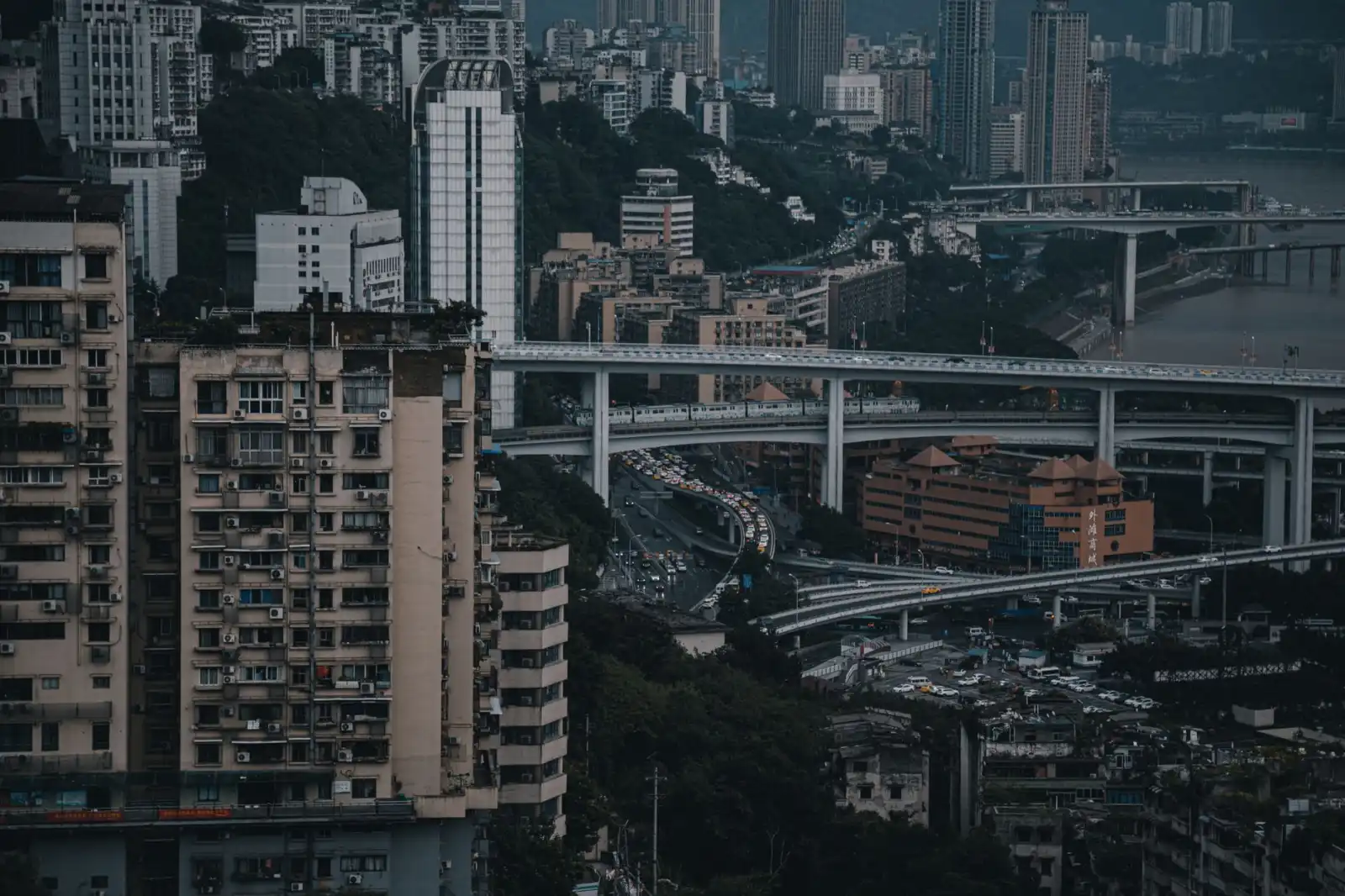 2025年智能硬件行业技术趋势及西南市场应用前景分析