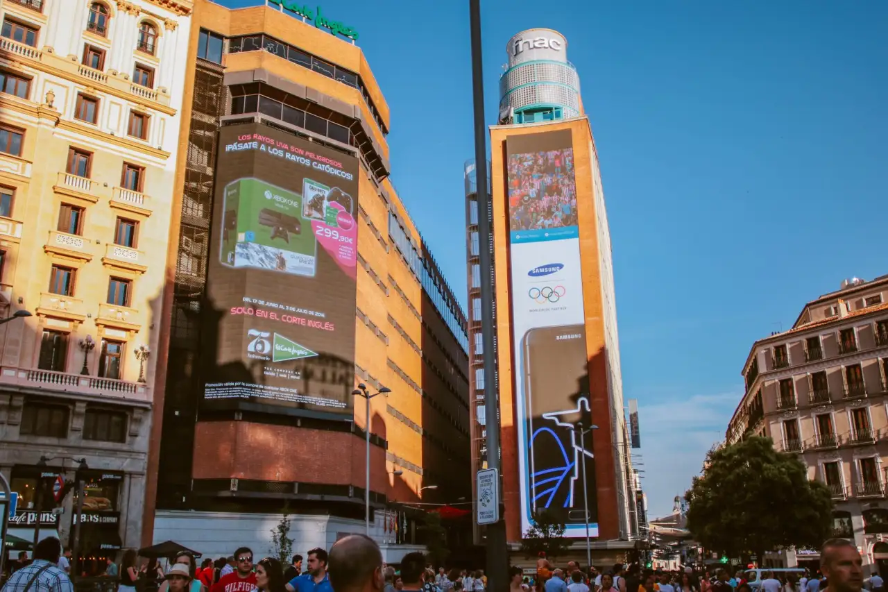 成都推创科技解析：企业办公场景下智能硬件与电脑配件的选型要点