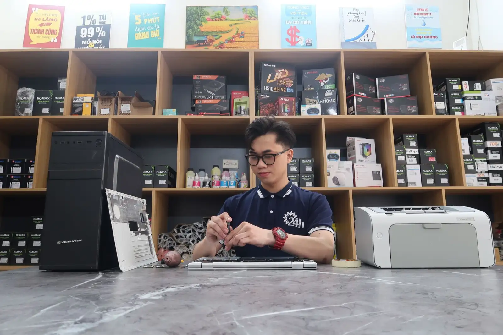 智能硬件与电脑配件选型指南：提升企业办公效率的关键因素