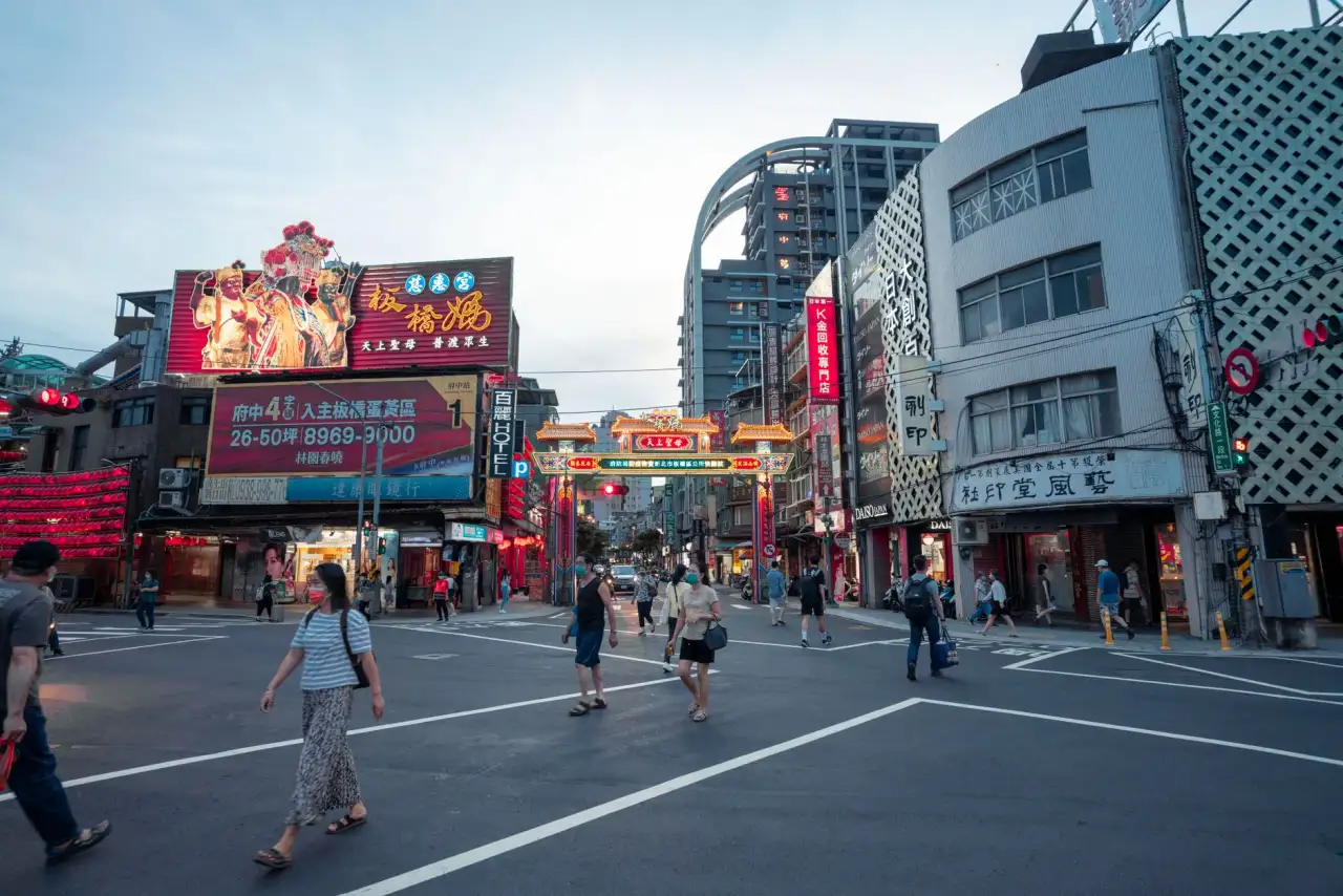 智能硬件与电脑配件行业趋势：2024年西南市场技术升级要点