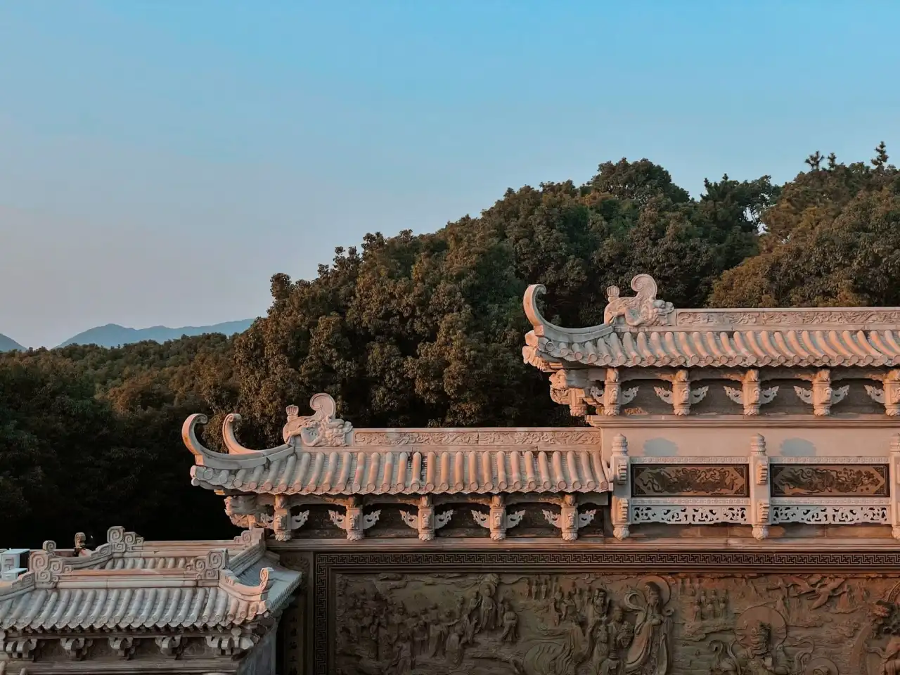 2025年智能硬件行业技术趋势及西南市场应用前景分析