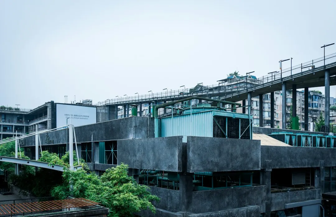 西南地区企业智能硬件采购指南：从需求分析到电脑配件选型策略