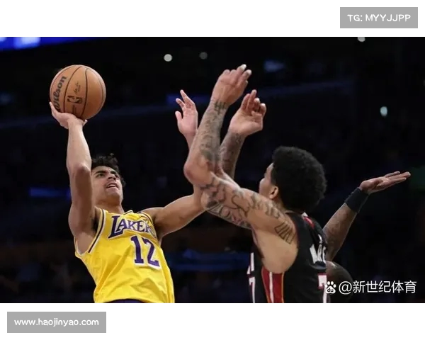 NBA现场比分更新：热火VS湖人激烈对决，詹姆斯与巴特勒上演精彩对抗